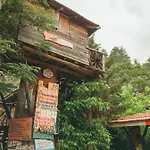 Hostel Kadir's Tree *