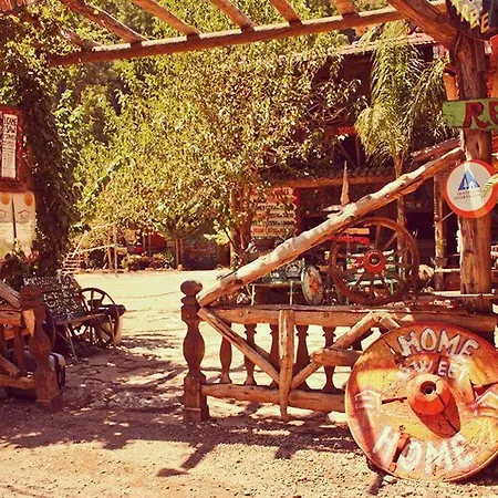 Vandrerhjem Kadir's Tree *